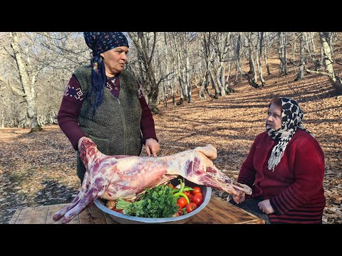 آشپزی در فضای باز و گوشت و بامادور